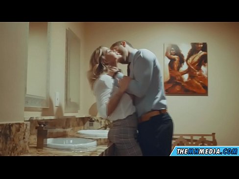 ❤️ Ha blonde e mahlahahlaha e u eka ka kamoreng ea ho phomola ea sechaba ❤️  ❌❤